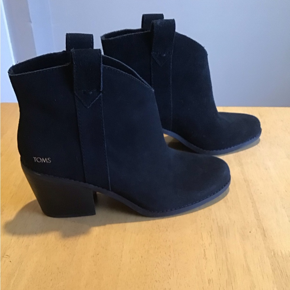 Toms Black Ankle Booties with Chunky Heel - black NWOT